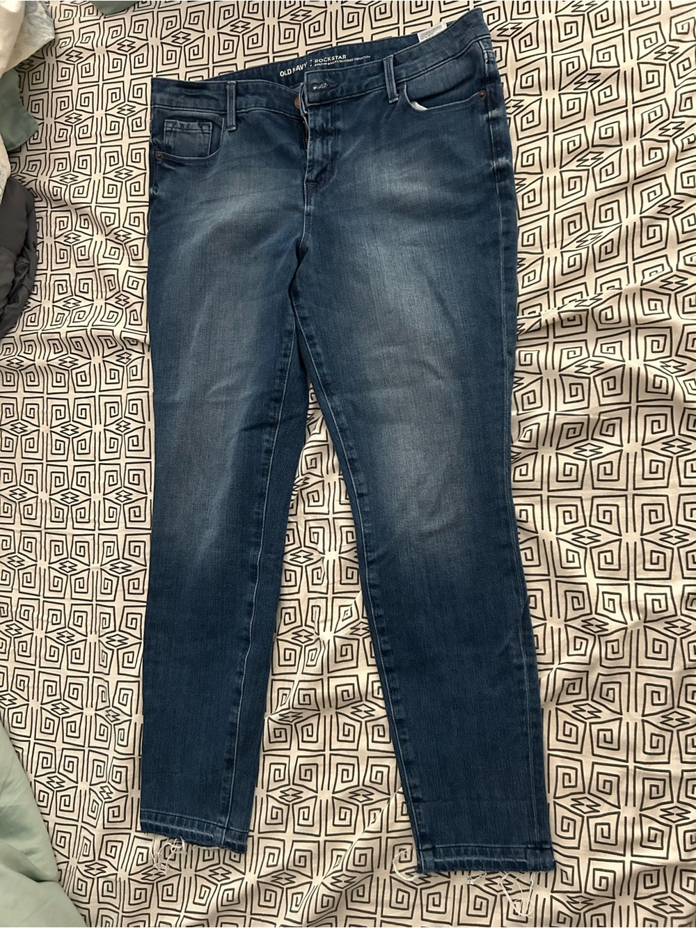 Old Navy Skinny Jeans in Dark Blue Wash